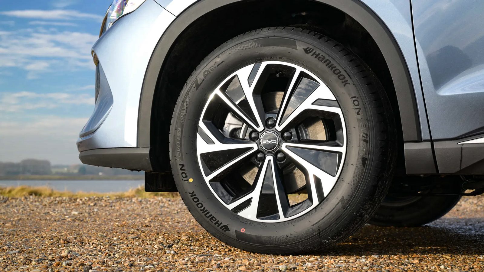 BYD Song Pro — 18-inch alloy wheels